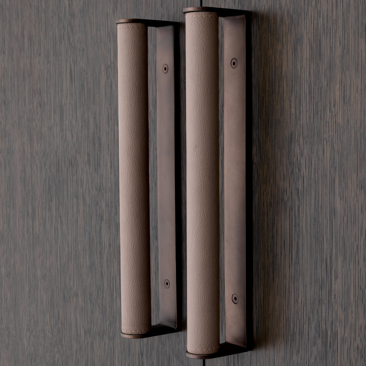 Mahogany Wood Wine Cabinet Harrison | Eichholtzmh.com