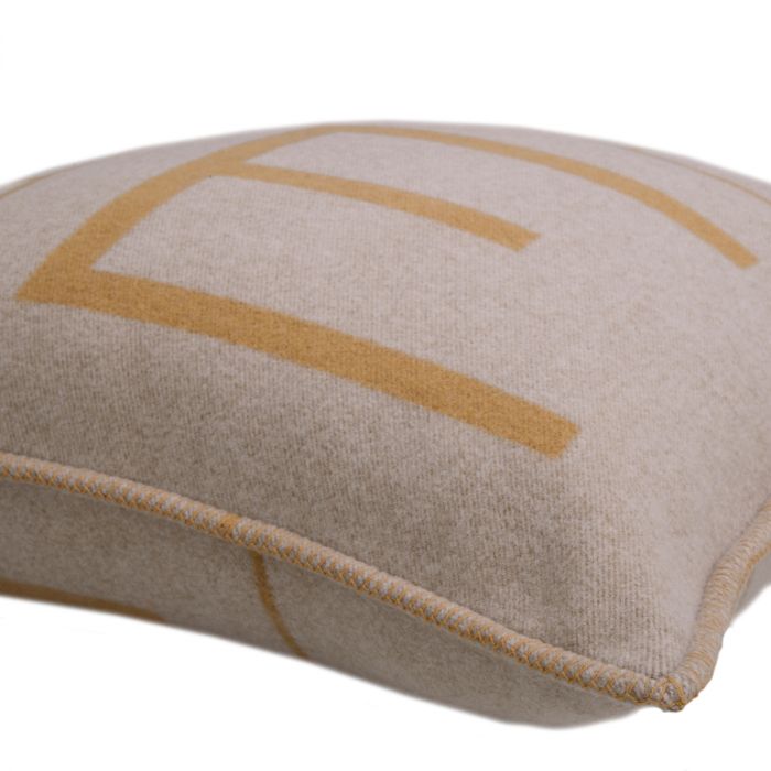 Cushion Rhoda L beige