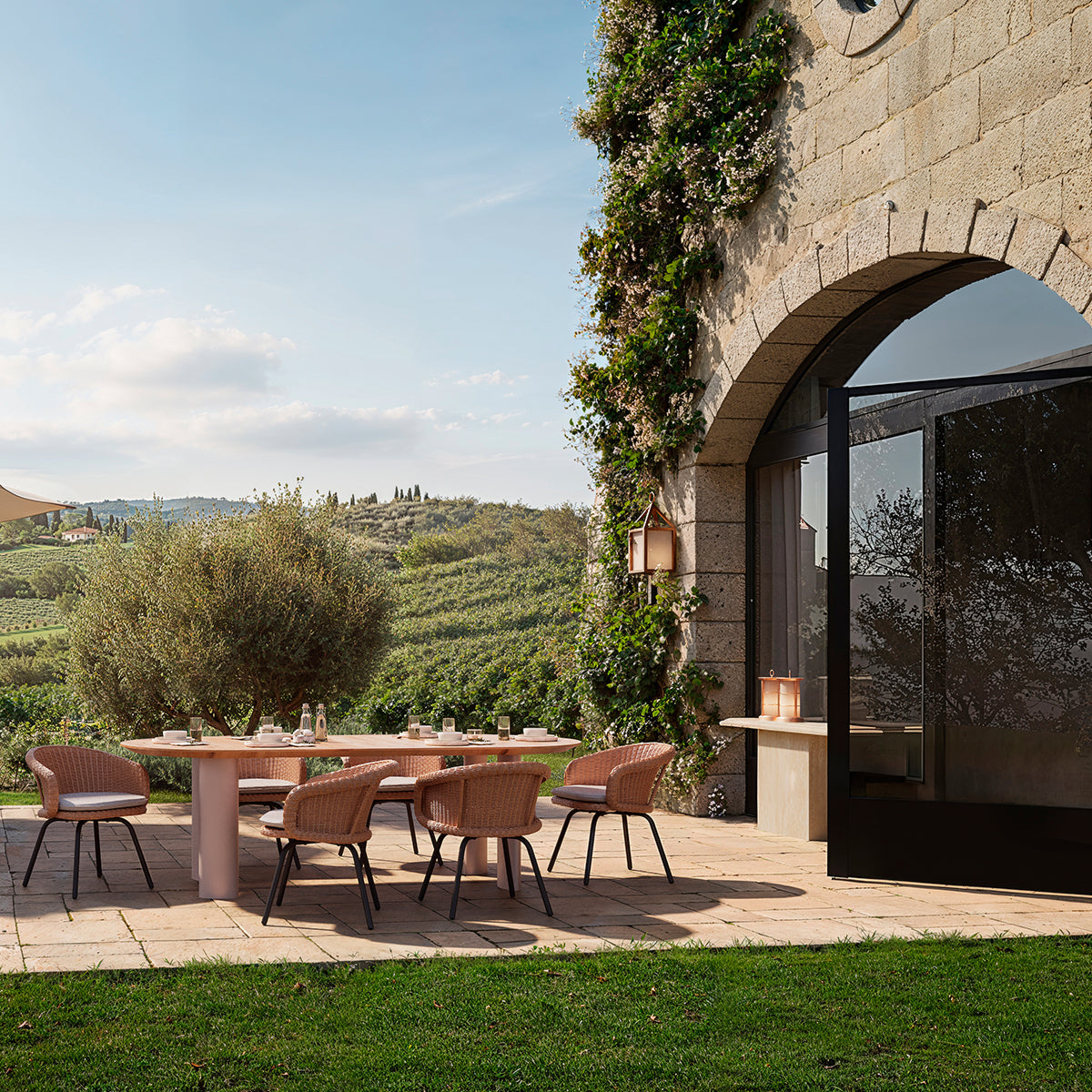 Travertine Outdoor Console Table Charles | Eichholtzmh.com