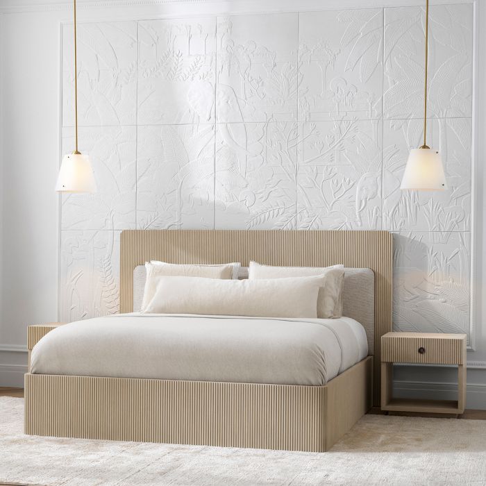 Pendant Trianon antique brass finish white glass