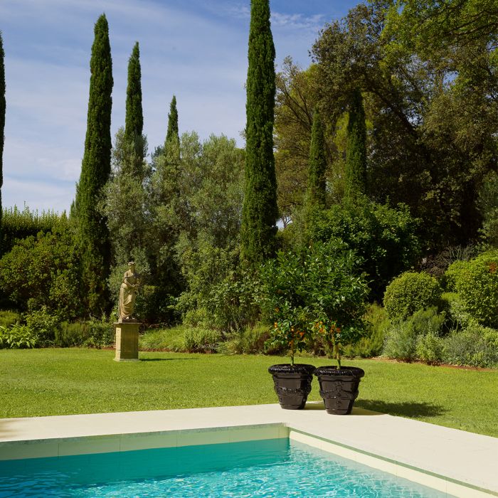 Outdoor Planter Toulon black finish