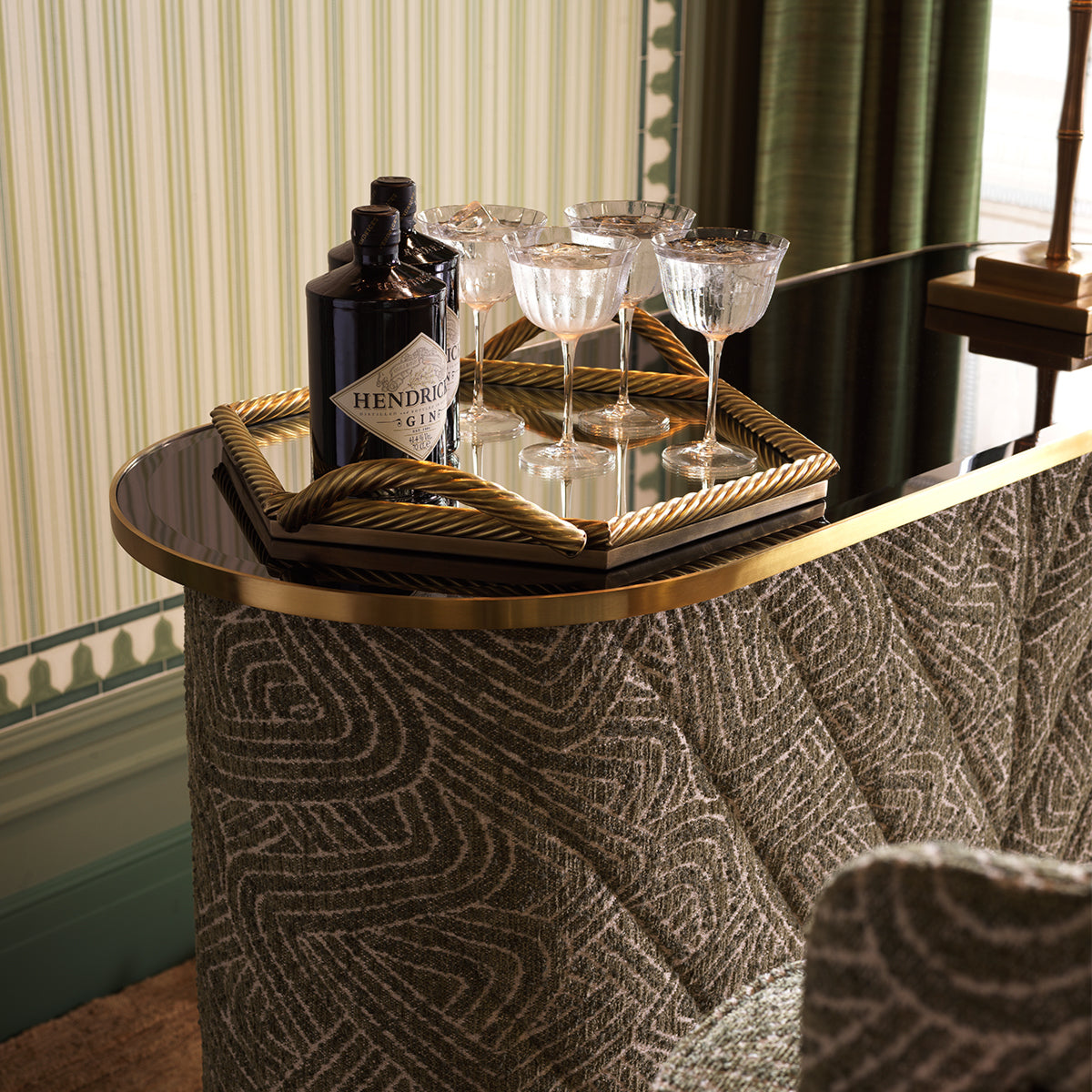 Hexagonal Mirrored Tray Salvi | Eichholtzmh.com