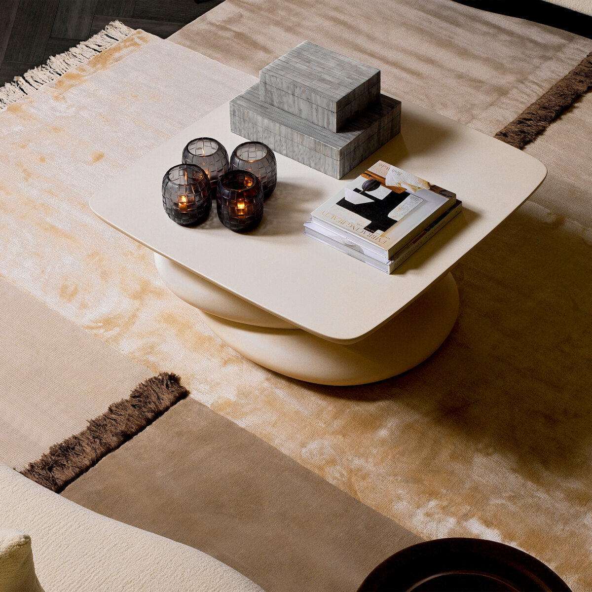 White Minimalist Coffee Table Azura | Eichholtzmh.com