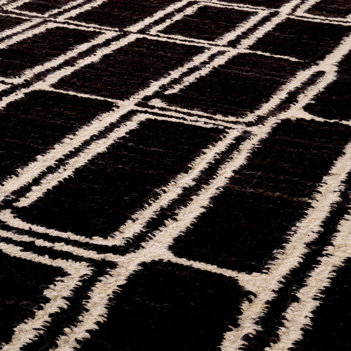 Geometric Patterned Wool Carpet 6'5" x 10' Vava | Eichholtzmh.com