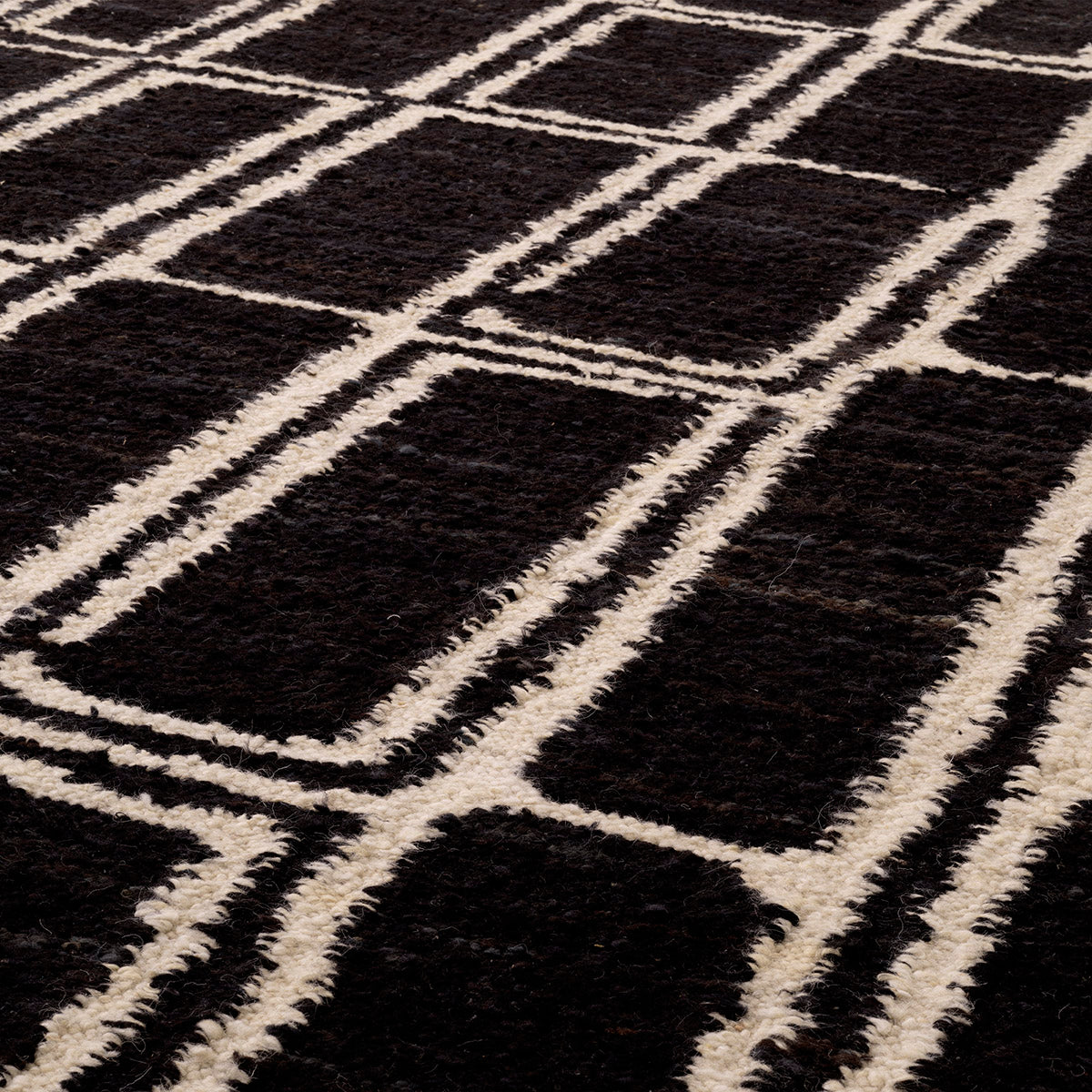 Rug Vava black ivory 200 x 300 cm