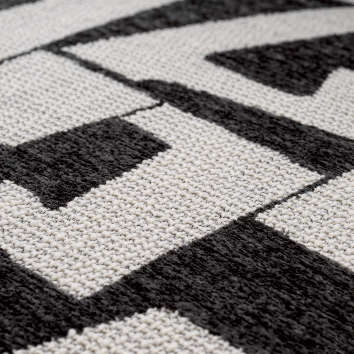 Printed Fabric Dining Chair Caleb Download Specification Sheet
| Eichholtzmh.com