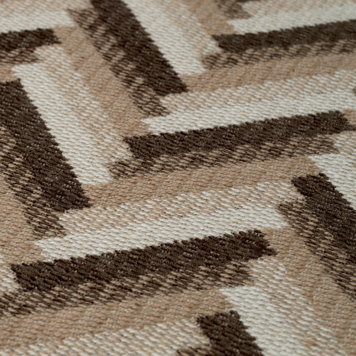 Chevron Brown Bench Del Vale | Eichholtzmh.com