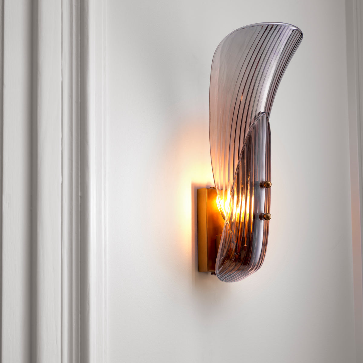 Fluted Glass Wall Lamp Amun | Eichholtzmh.com