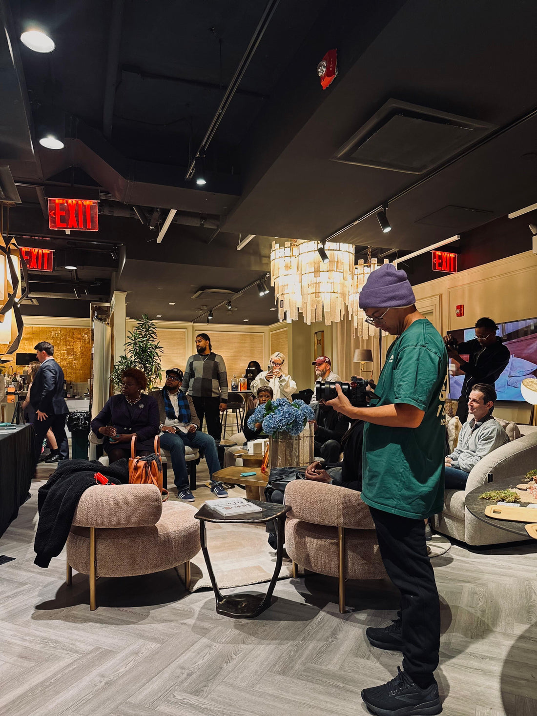 MOVERS WITH SHAKERS AT EICHHOLTZ MANHATTAN: AN EVENING OF DESIGN, DIALOGUE, AND CONNECTION