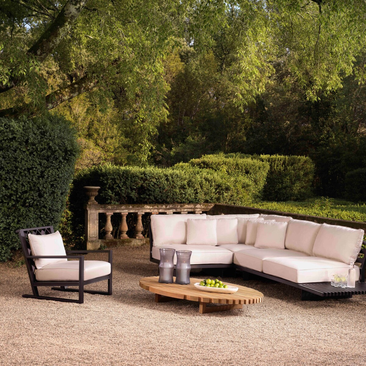 Black Outdoor Sunbrella Lounge Chair Como | Eichholtzmh.com