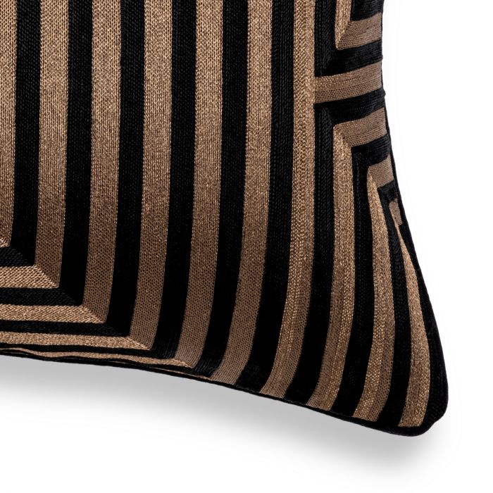 Cushion Spray square black gold