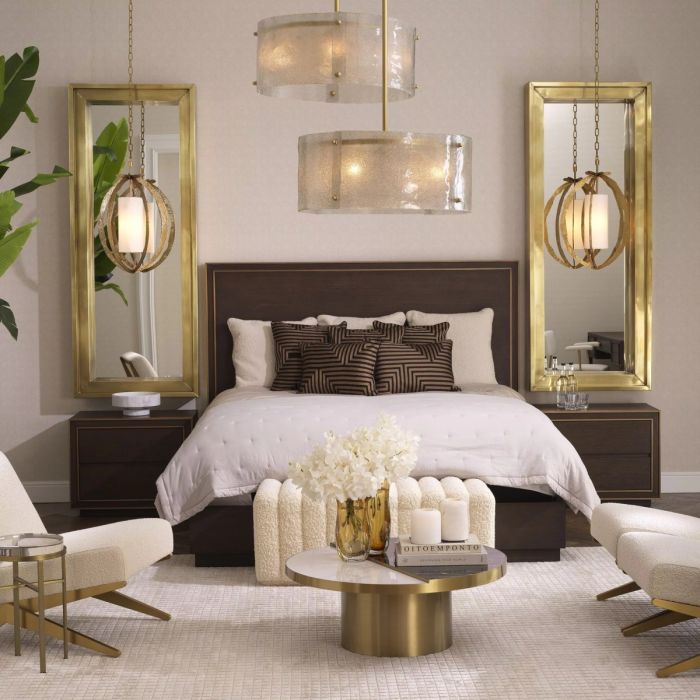 Cushion Spray rectangular black gold