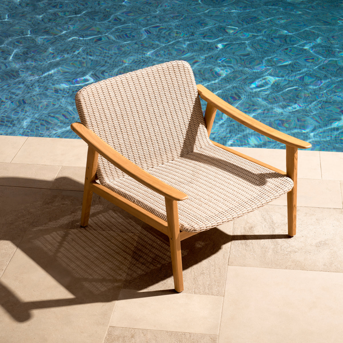 Wood Outdoor Lounge Chair Honolulu | Eichholtzmh.com