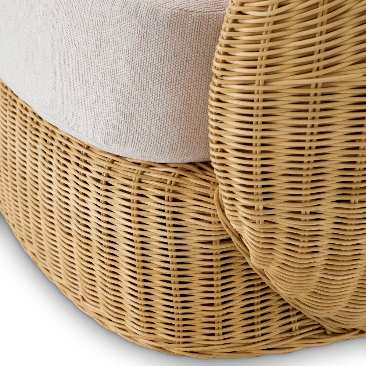 Curved Natural Rattan Chair Rafael | Eichholtzmh.com