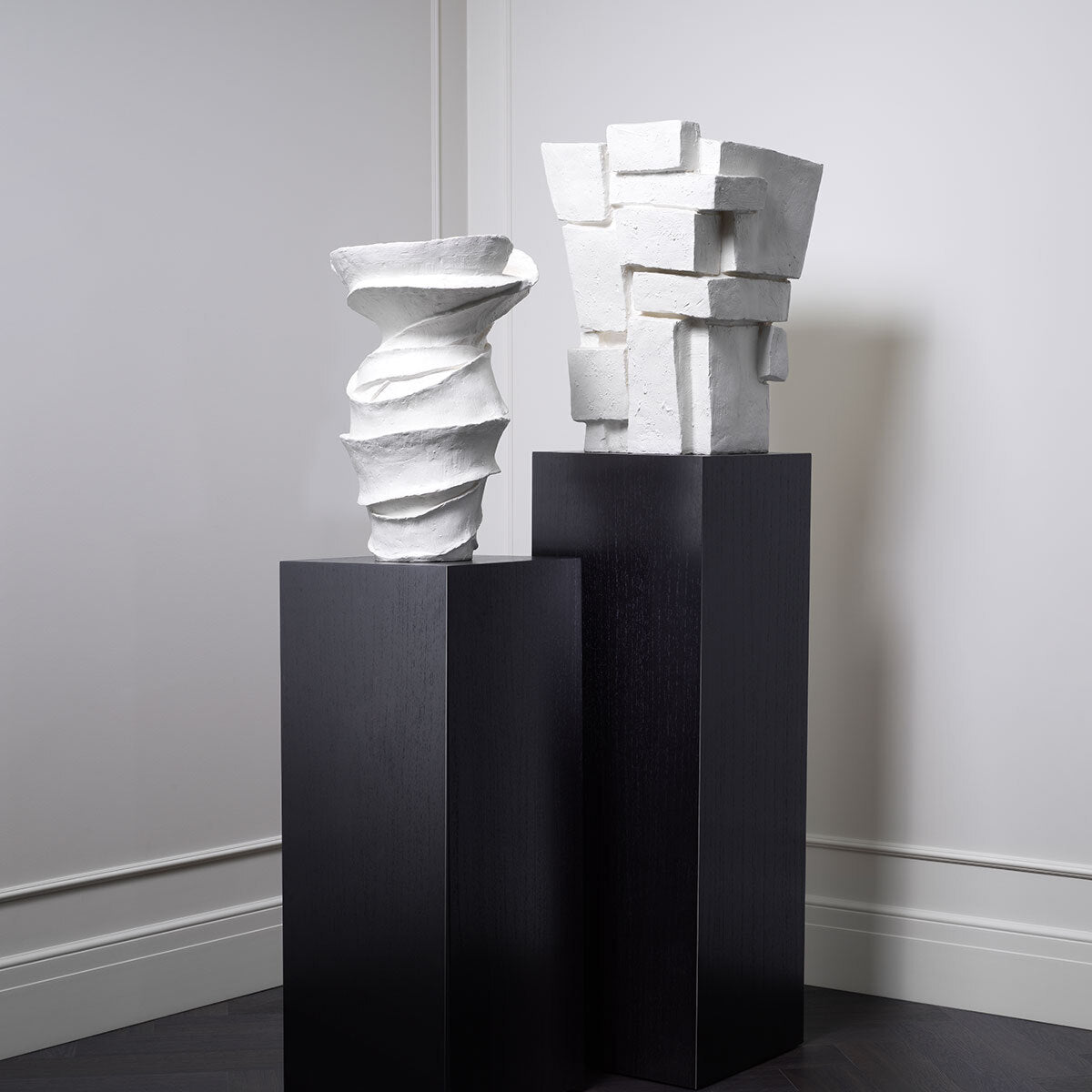 White Fiberglass Planter Santanter | Eichholtzmh.com