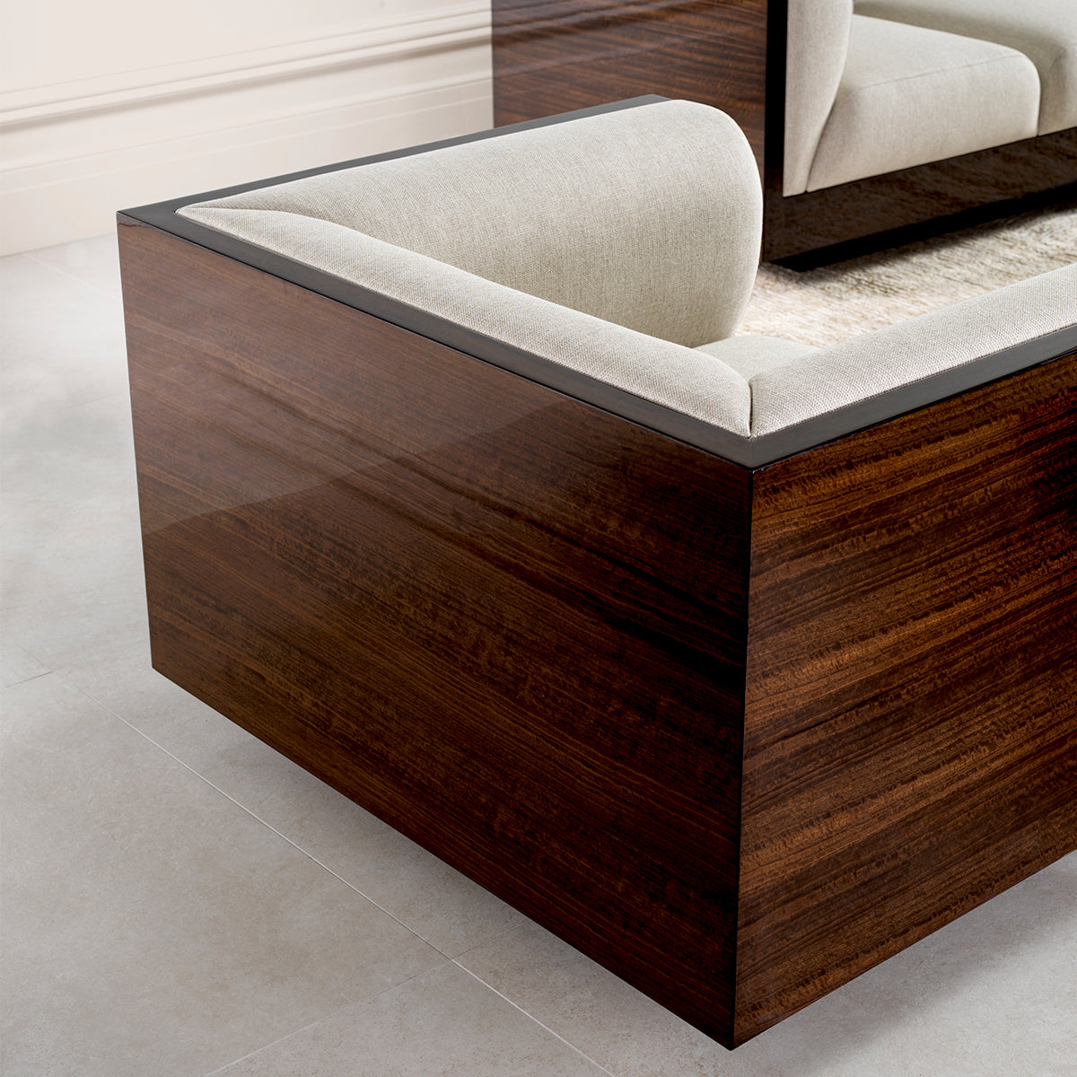 Eucalyptus Veneer Swivel Chair Sebastian | Eichholtzmh.com