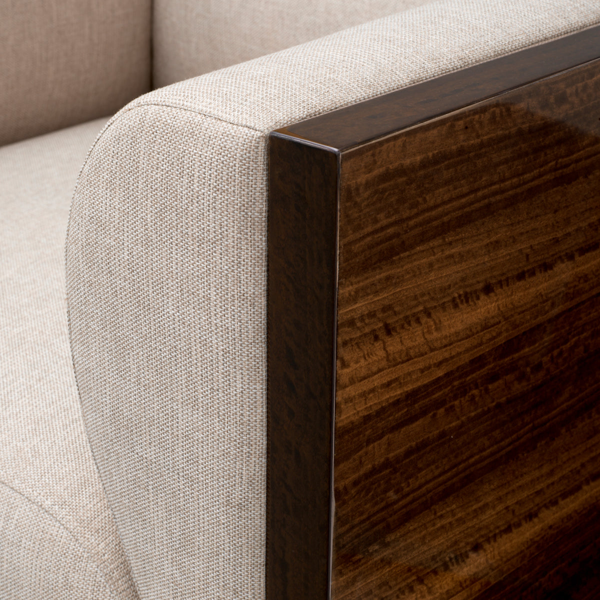 Eucalyptus Veneer Swivel Chair Sebastian | Eichholtzmh.com