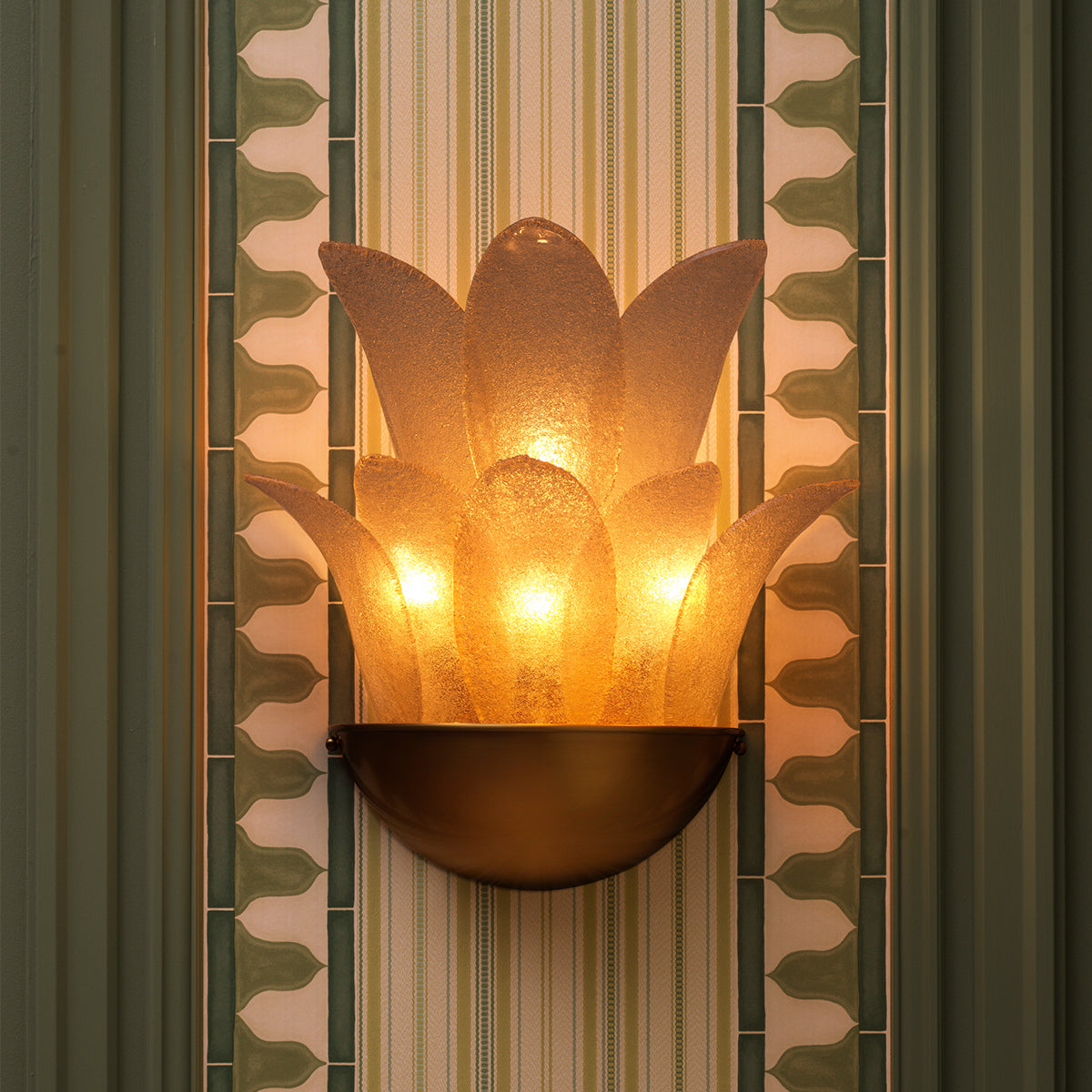 Smoke Glass Wall Lamp Melrose | Eichholtzmh.com