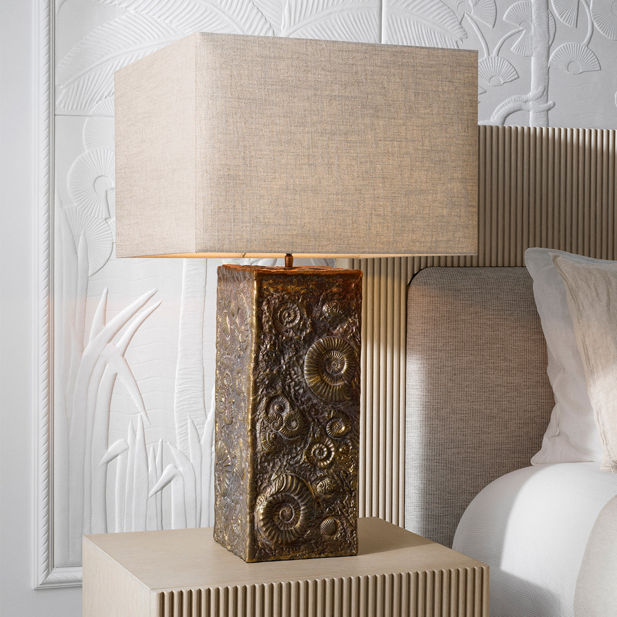Brass Table Lamp Kamari | Eichholtzmh.com