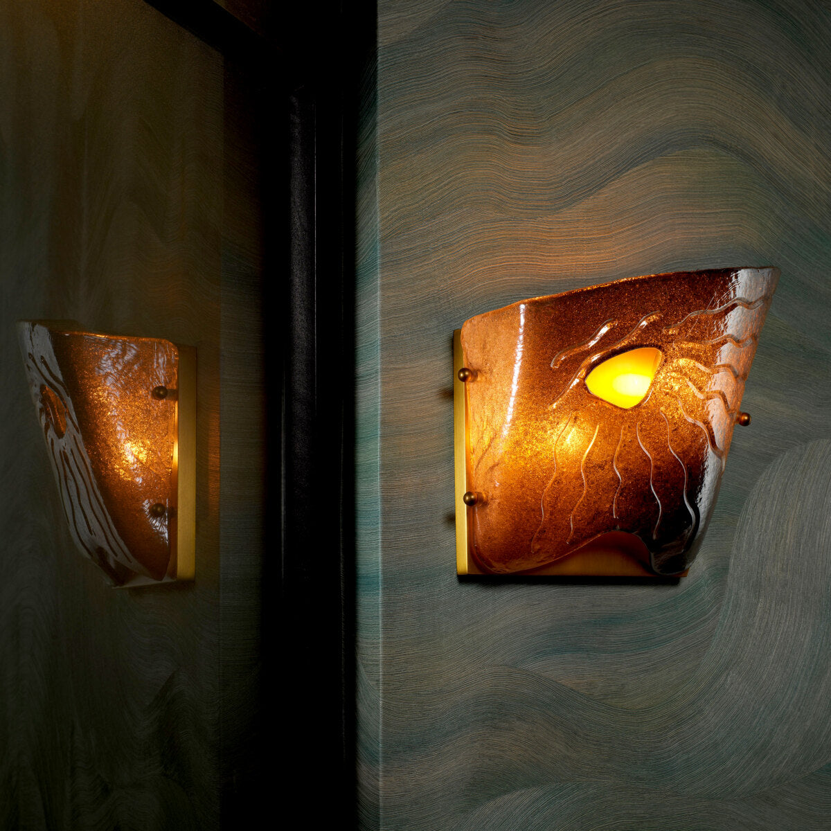 Glass Asymmetrical Wall Lamp Orlandis | Eichholtzmh.com