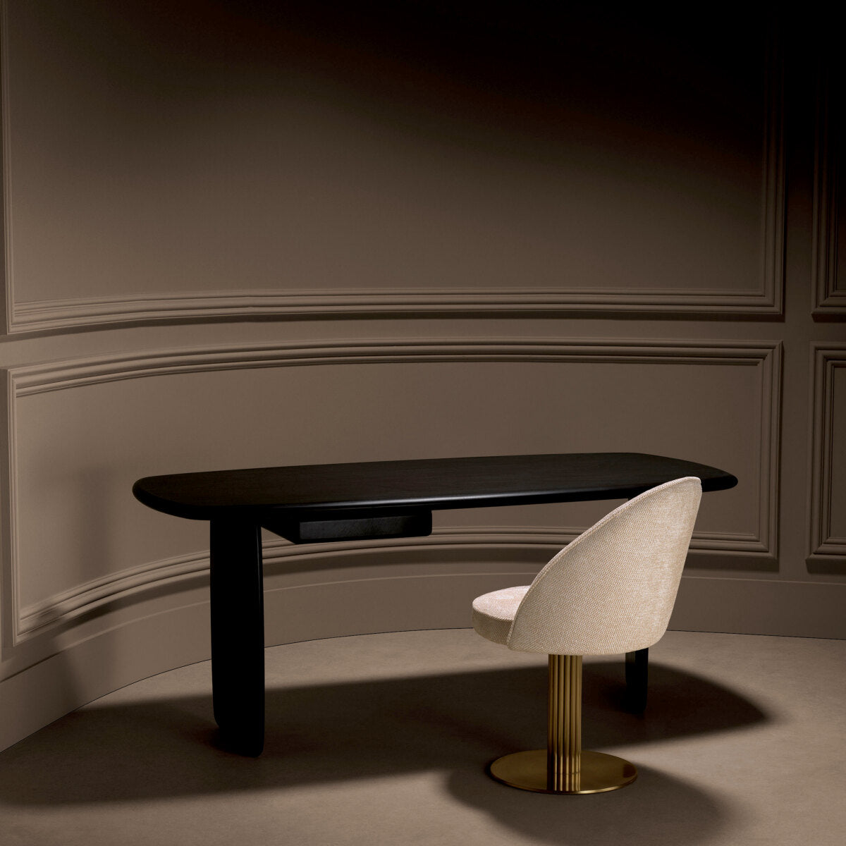 Brown Mahogany Desk Windsor | Eichholtzmh.com