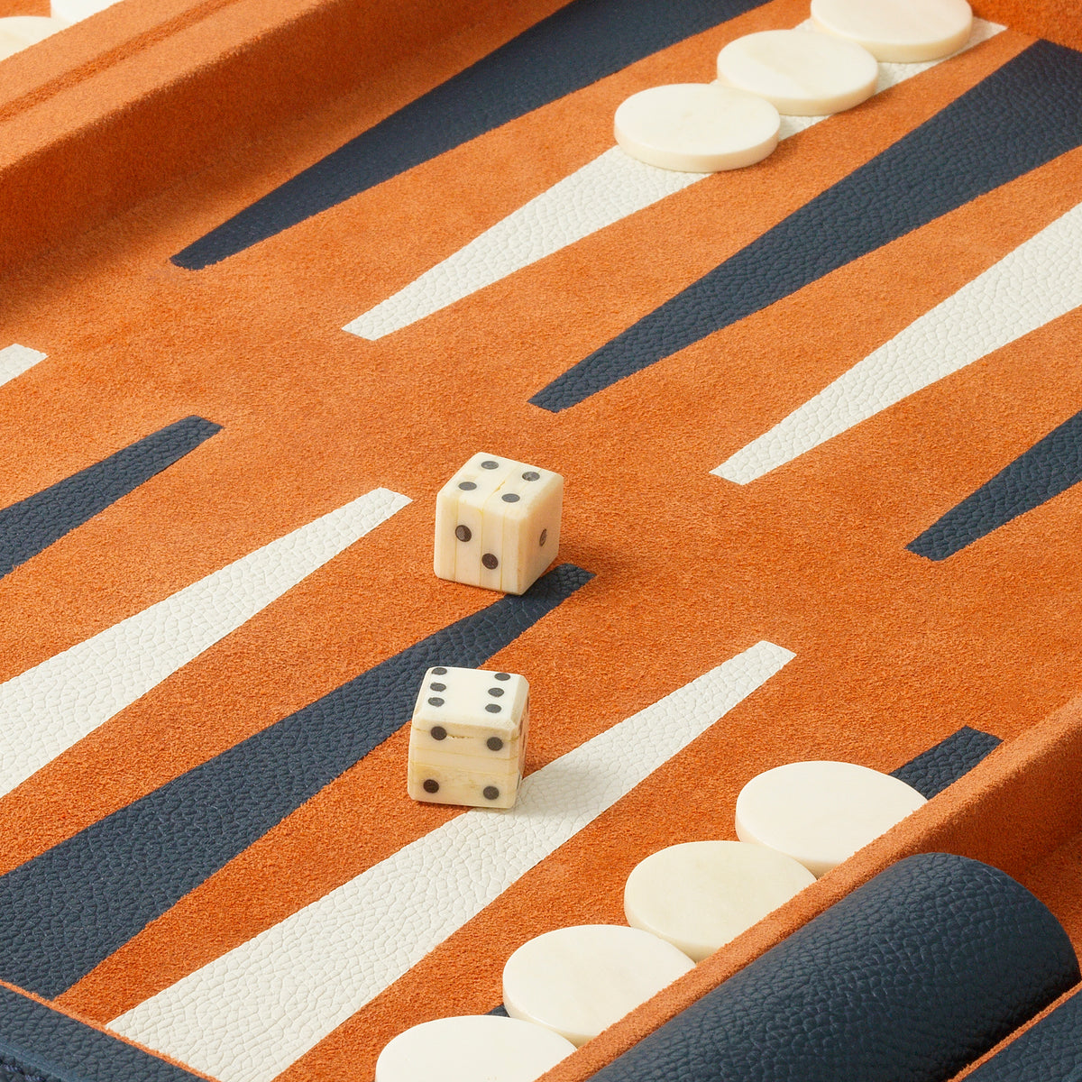 Dual-Colored Backgammon Gift Set South Shore | Eichholtzmh.com