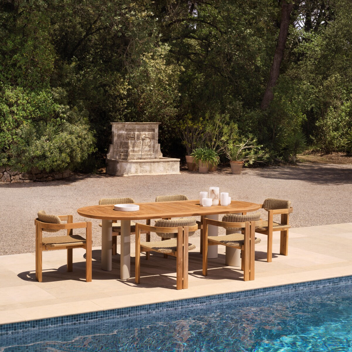 Oval Outdoor Dining Table Mogador | Eichholtzmh.com 