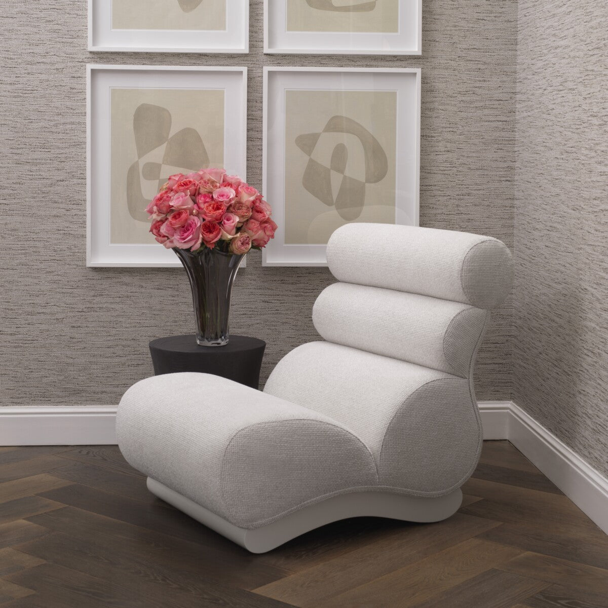 Off-White Lounge Chair Congreso | Eichholtzmh.com