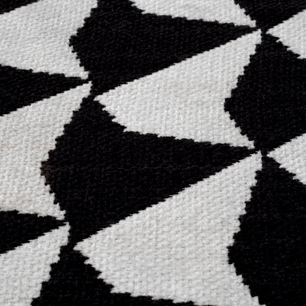 Zenith Black & White Chair Toledo | Eichholtzmh.com