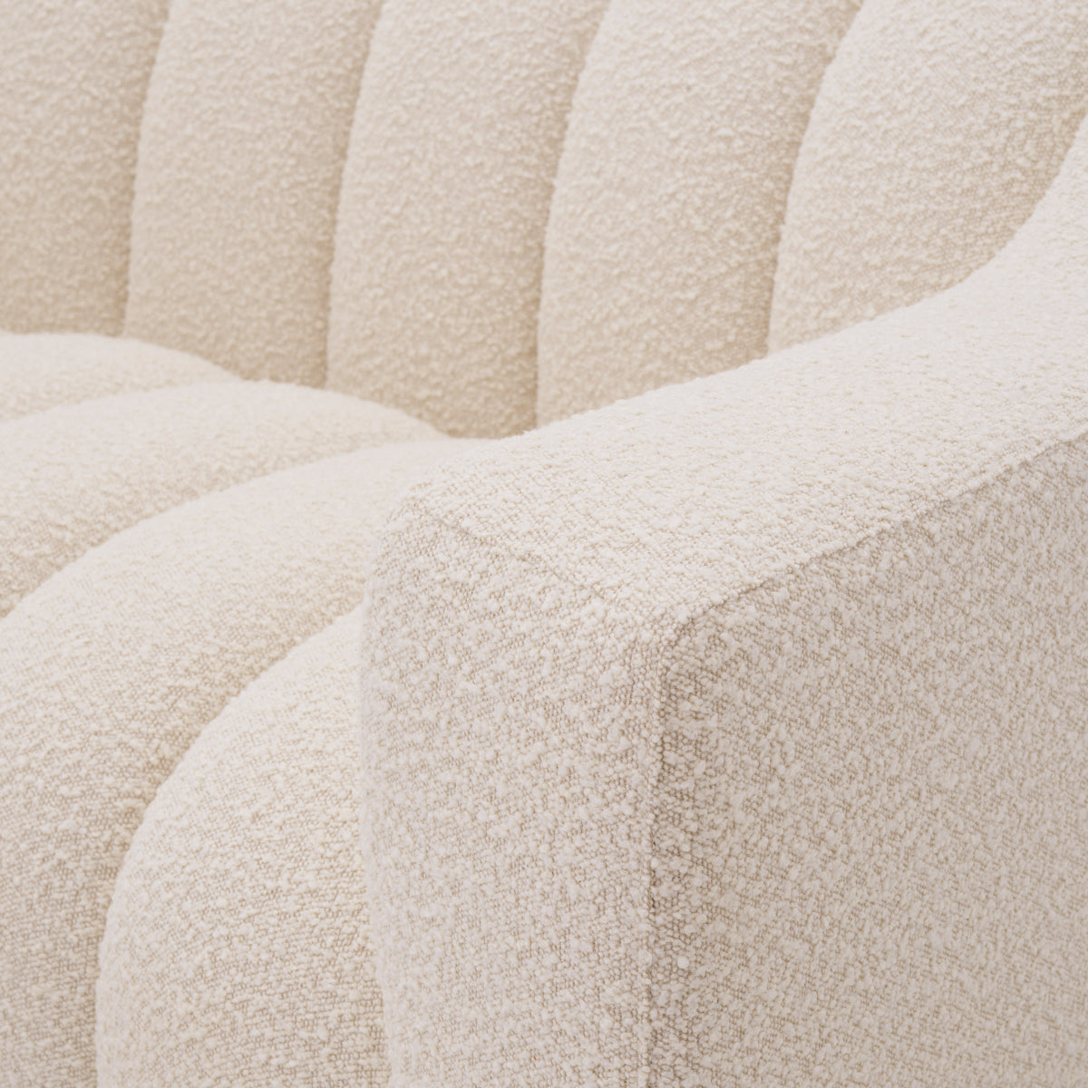 Fully Upholstered Sofa XS Kelly | Eichholtzmh.com 