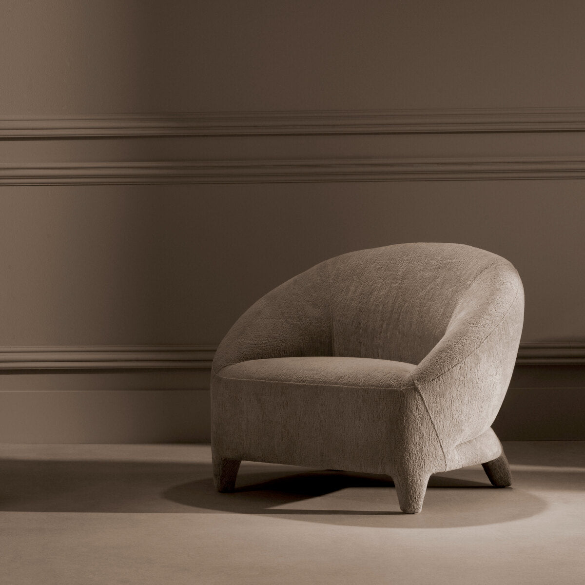Beige Curved Lounge Chair Avenley | Eichholtzmh.com